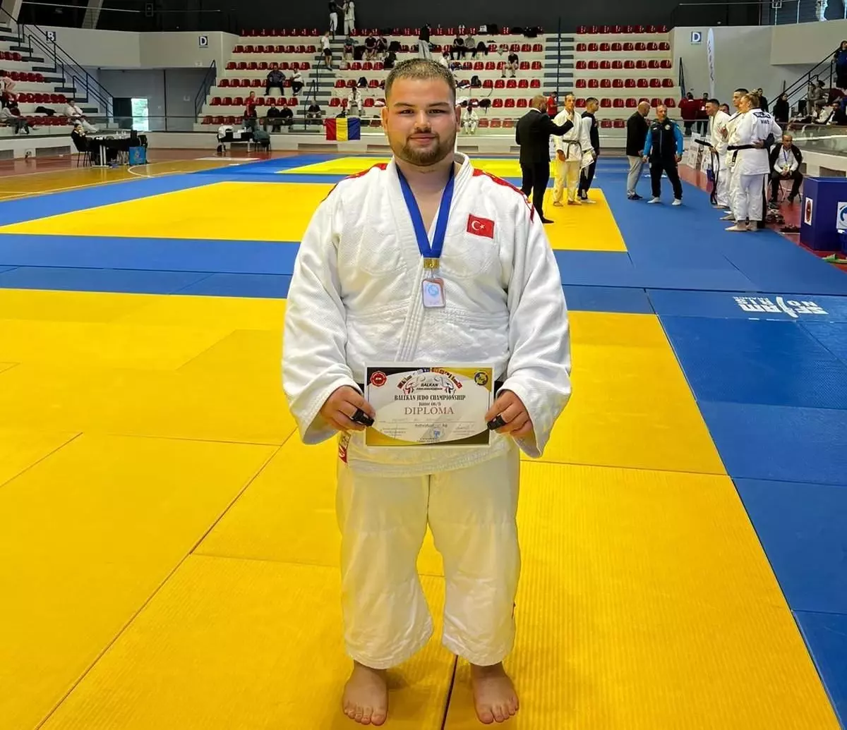 Mehmet Ali Akıncı, Gençler Balkan Judo Şampiyonası’nda Bronz Madalya Kazandı
