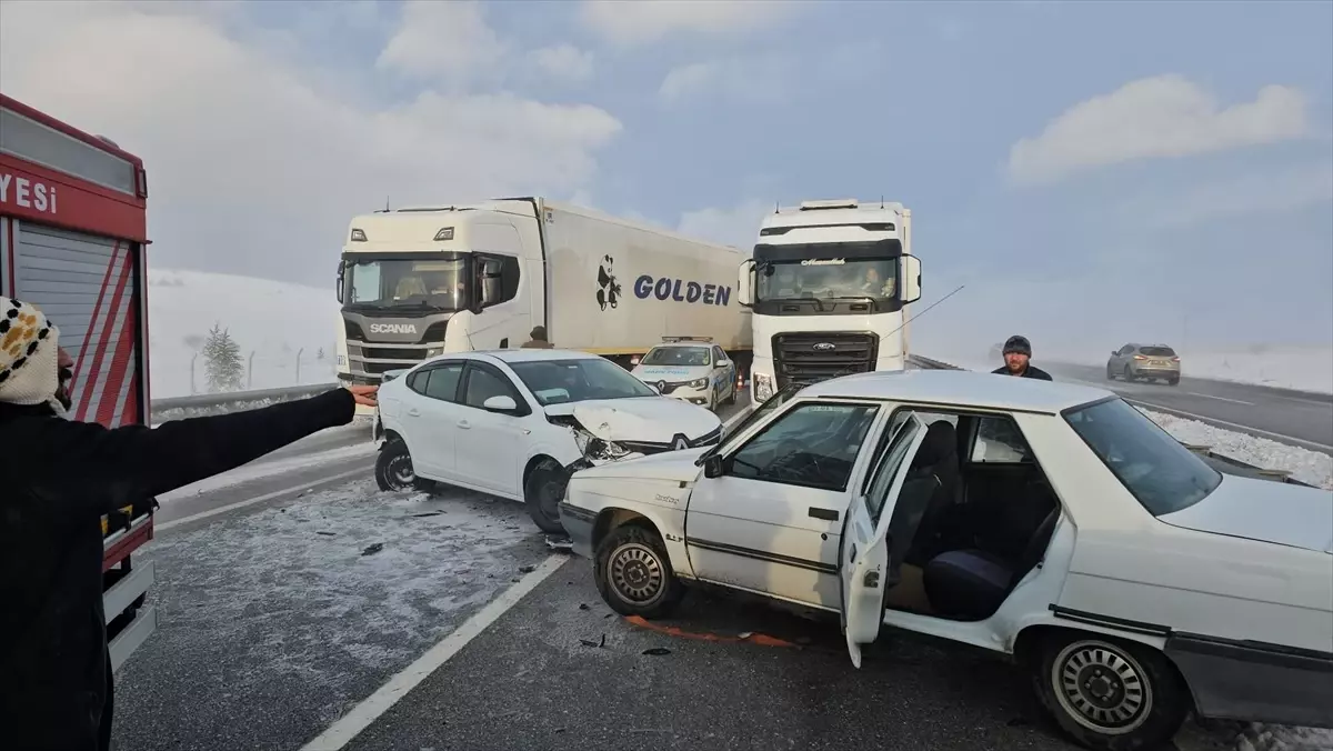 Samsun-Çorum yolunda zincirleme kaza: 10 yaralı