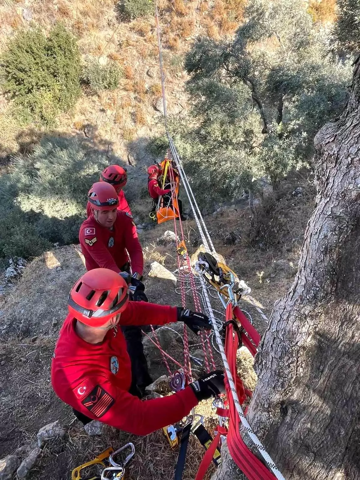 JAK Ekiplerinden Kanyon Kurtarma Tatbikatı