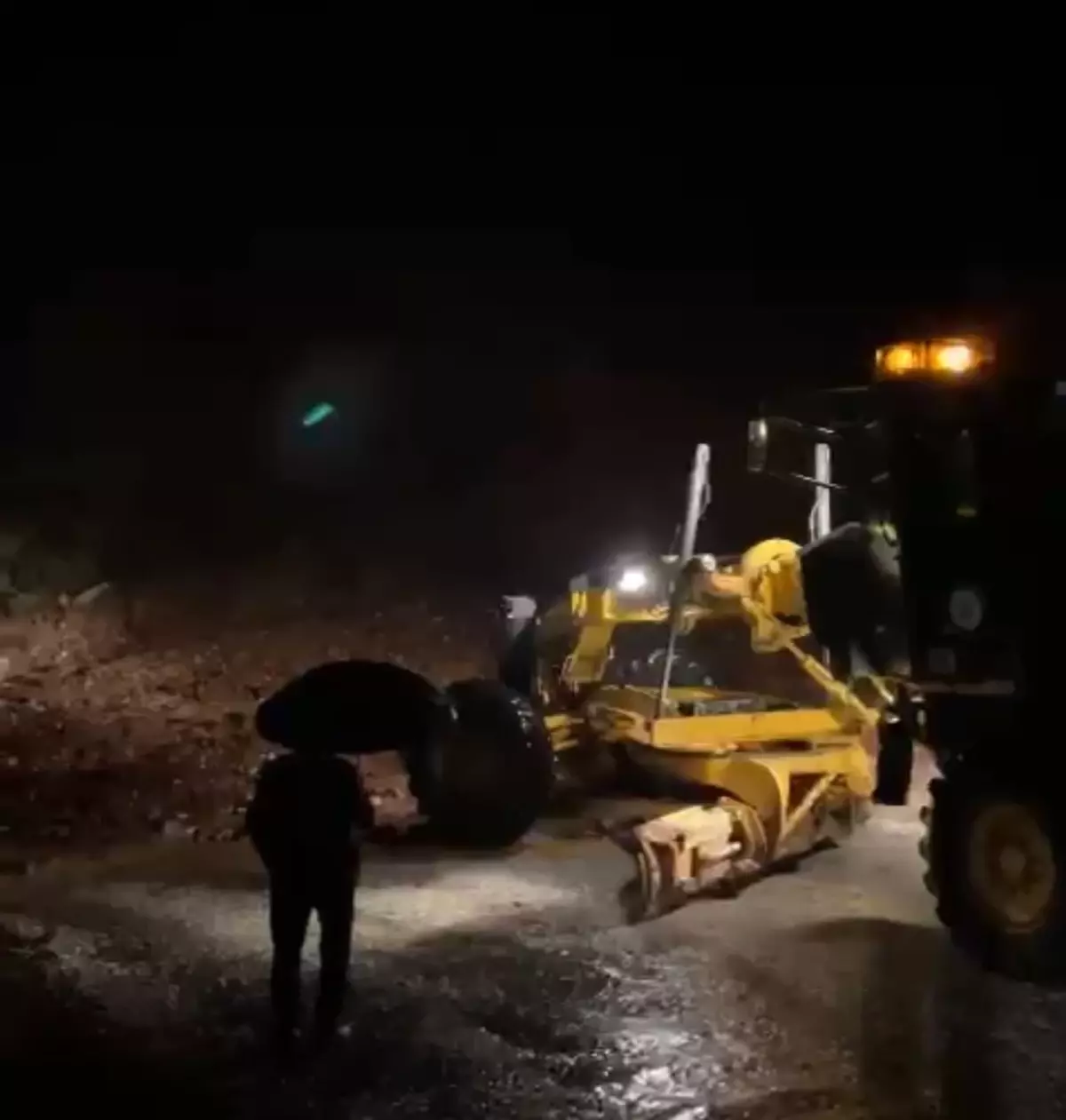 Marmaris’te Sağanak Sonrası Heyelan, Yol 30 Dakikada Açıldı