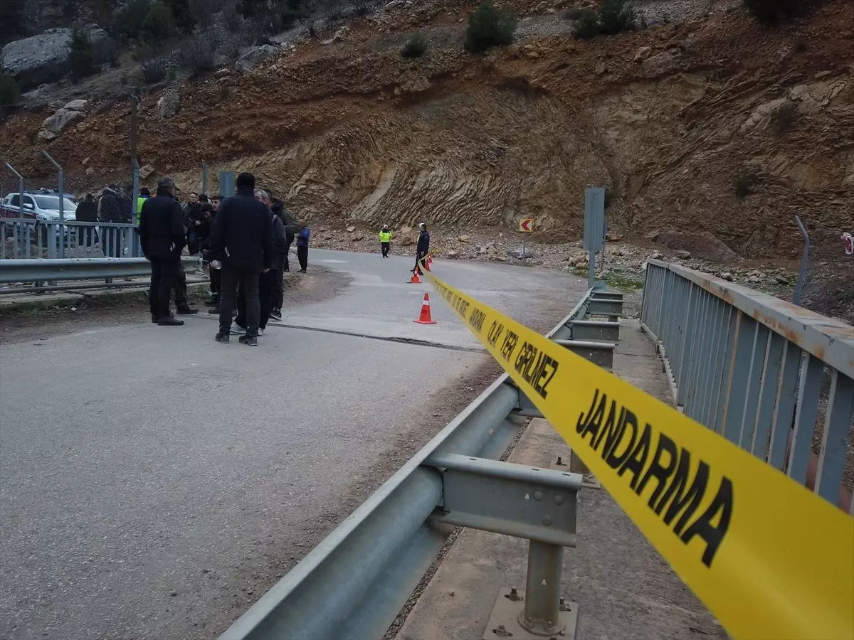 Saimbeyli’de Baraj Gölüne Düşen Otomobilde Sürücü Hayatını Kaybetti