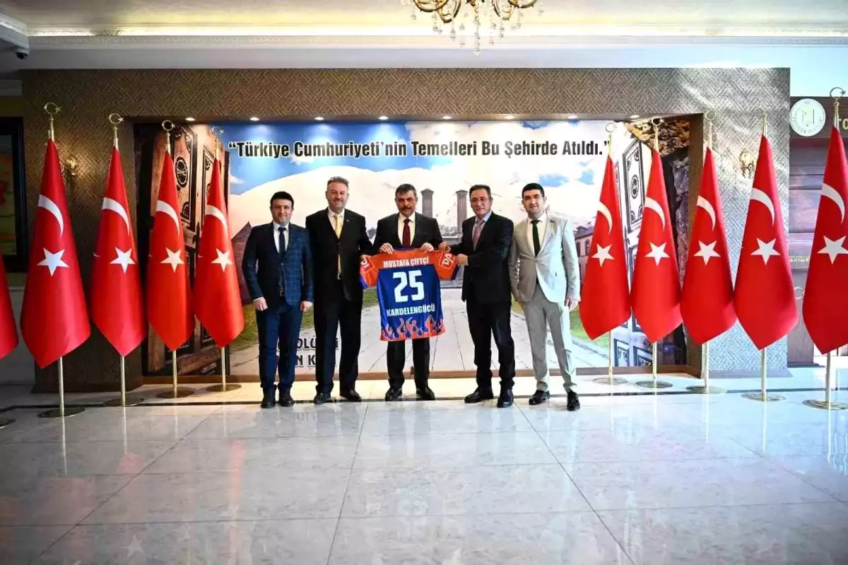 Kardelengücü’nden Vali Çiftçi’ye Ziyaret