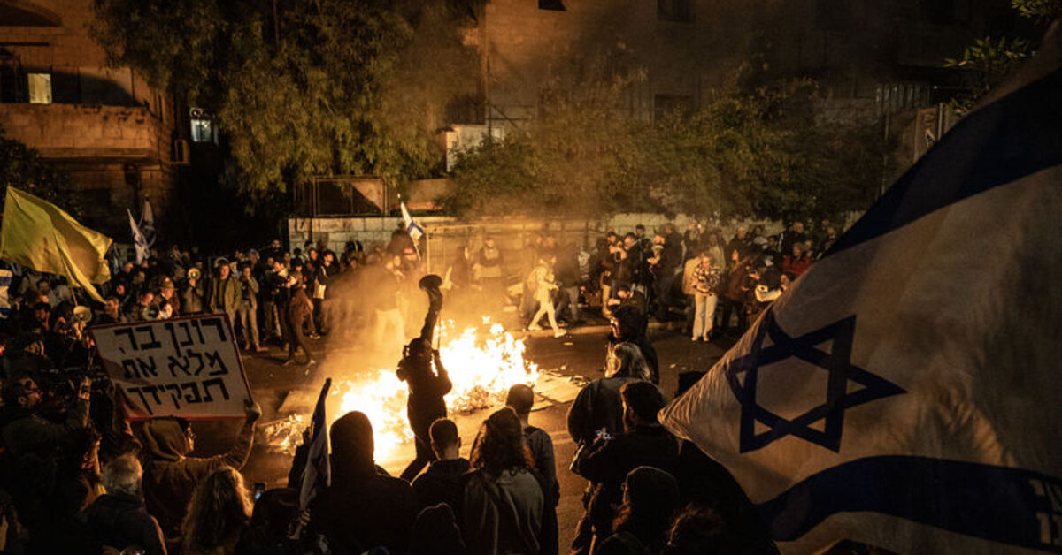 İsrail polisi, Netanyahu’nun konutu yakınında 12 protestocuyu gözaltına aldı