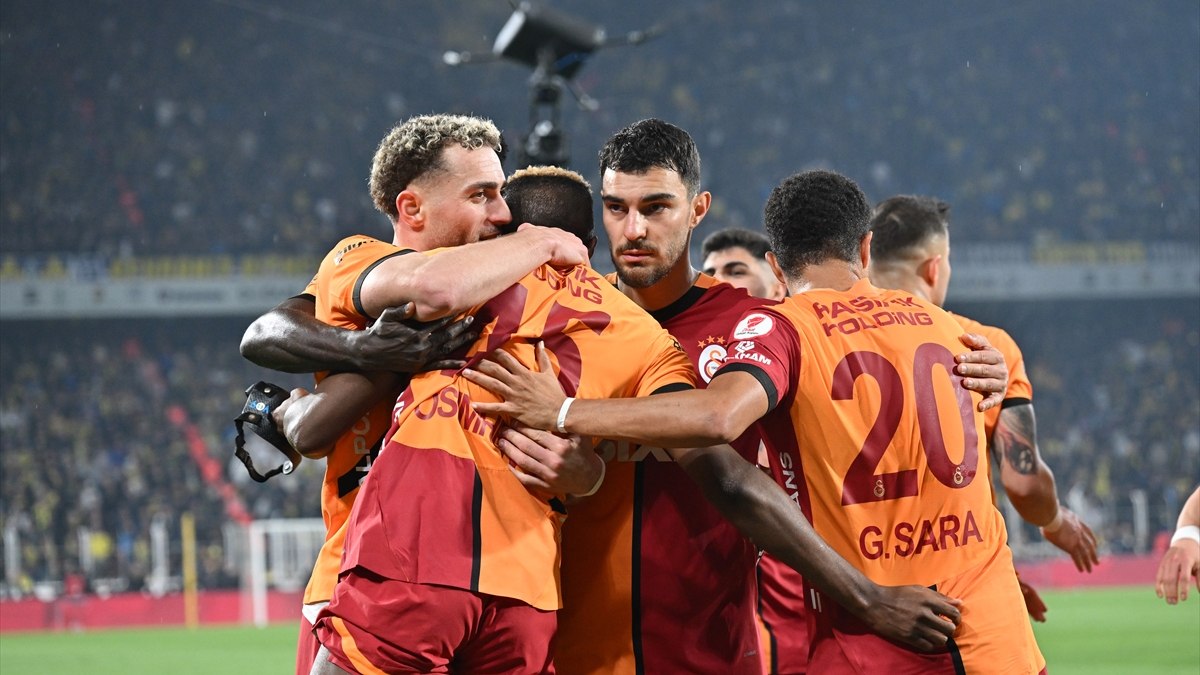 Galatasaray, Fenerbahçe’yi 1 haftada 4 kez yendi